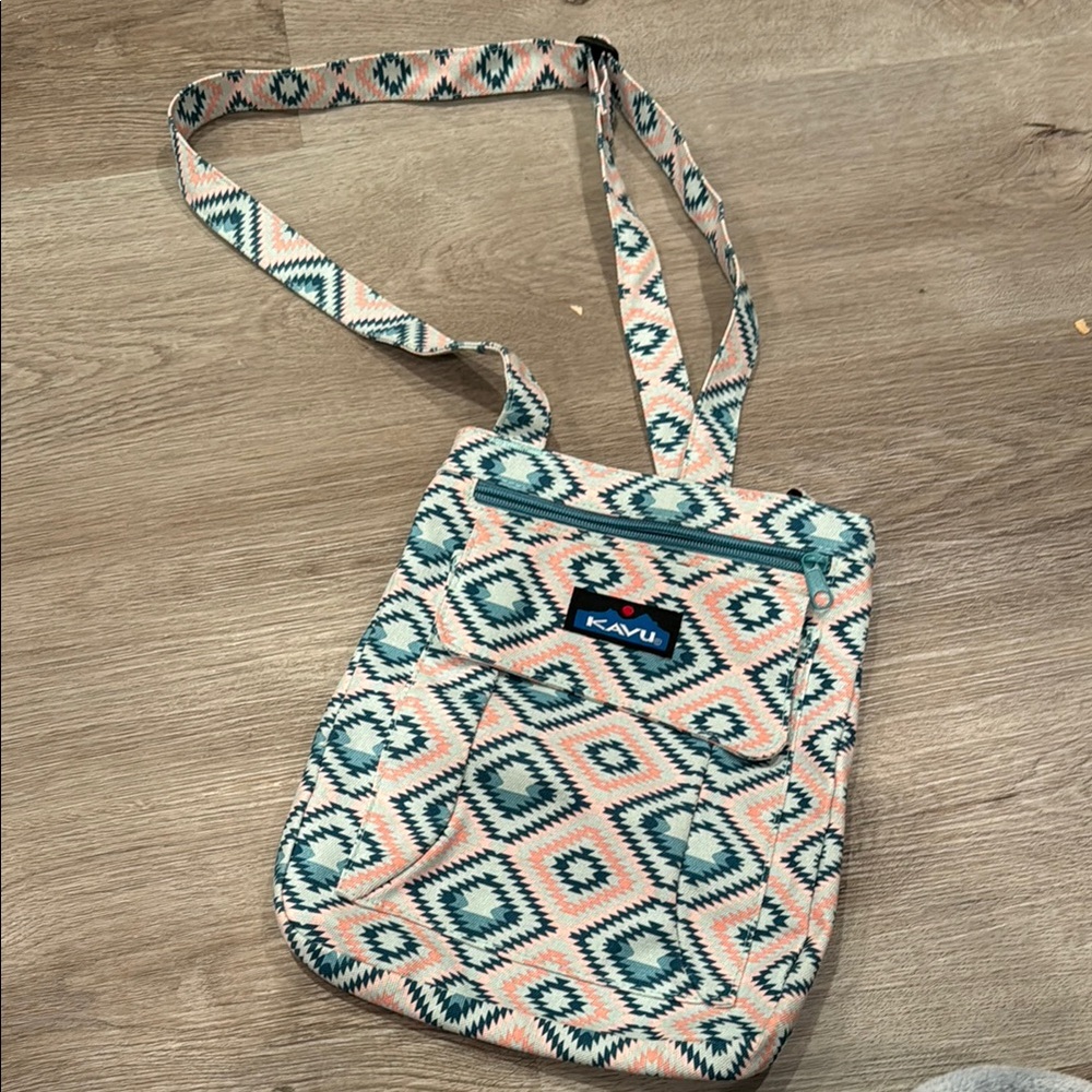 Kavu Printed Keeper Bag- Pink and Blue